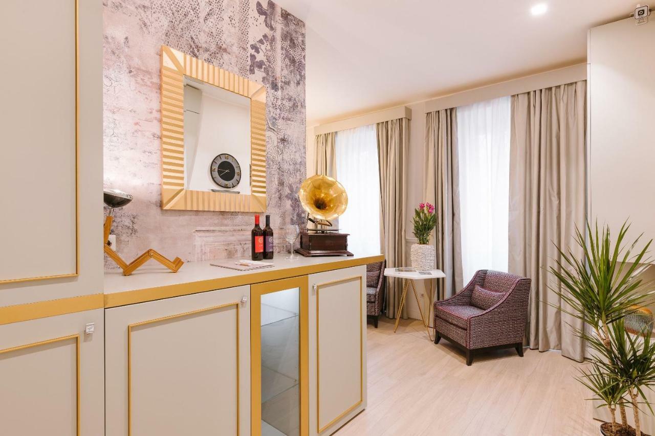 Rhea Silvia Luxury Navona Hotel Рим Екстериор снимка